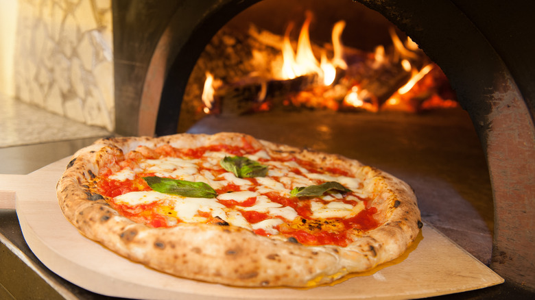 Neapolitan pizza oven