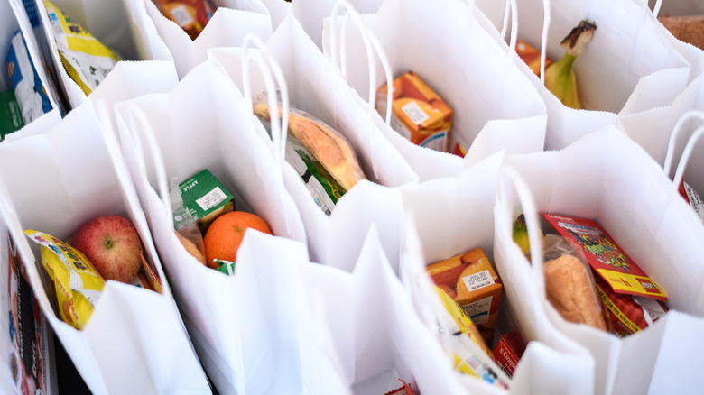 Packed to-go lunch kits