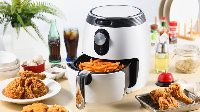 air fryer cooking fries