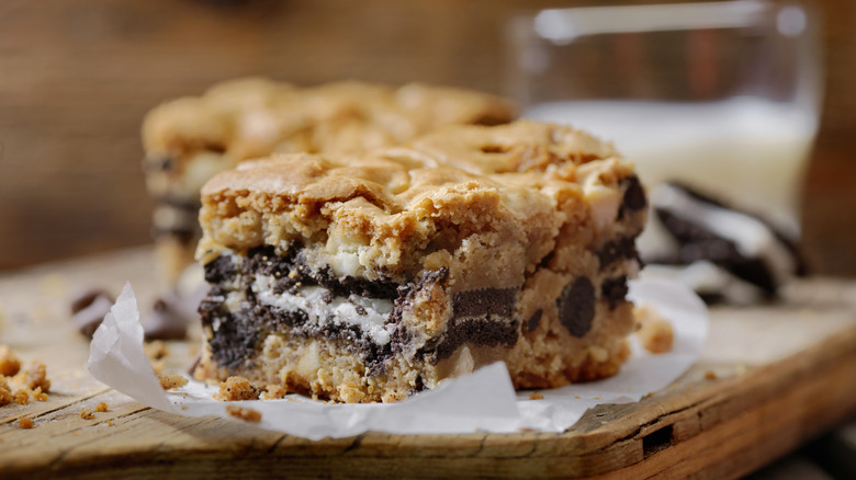 Stuffed and layered cookie