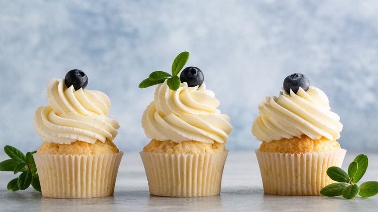 Lemon and blueberry cupcakes