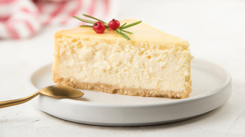 creamy plain cheesecake