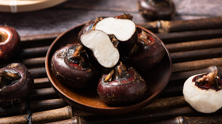 water chestnut in bowl