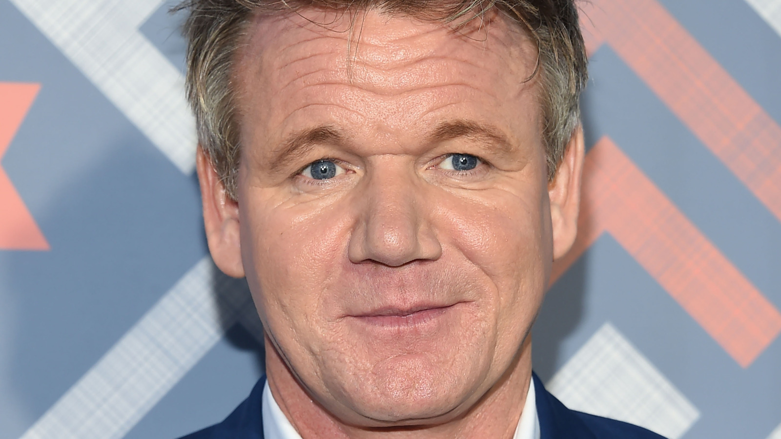 https://www.tastingtable.com/img/gallery/the-reason-gordon-ramsay-cuts-green-peppers-upside-down/l-intro-1657137787.jpg