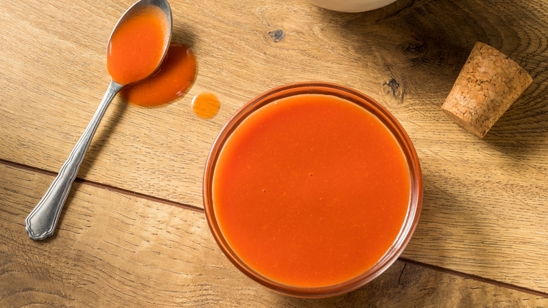 buffalo sauce in bowl