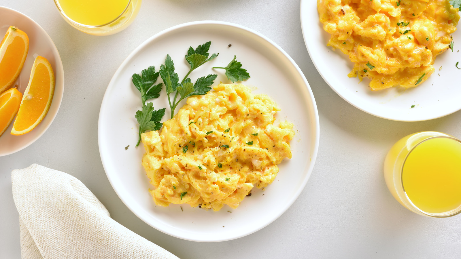 the-reason-you-should-try-adding-water-to-scrambled-eggs