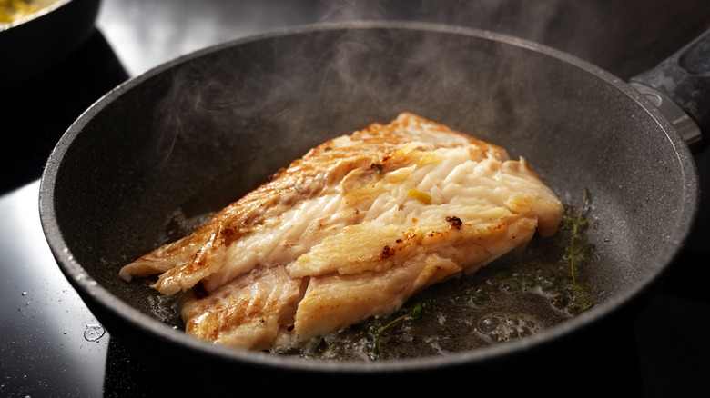 The Benefits & Tips for Cooking Fish in a Cast Iron Skillet - Pine Tree  Seafood