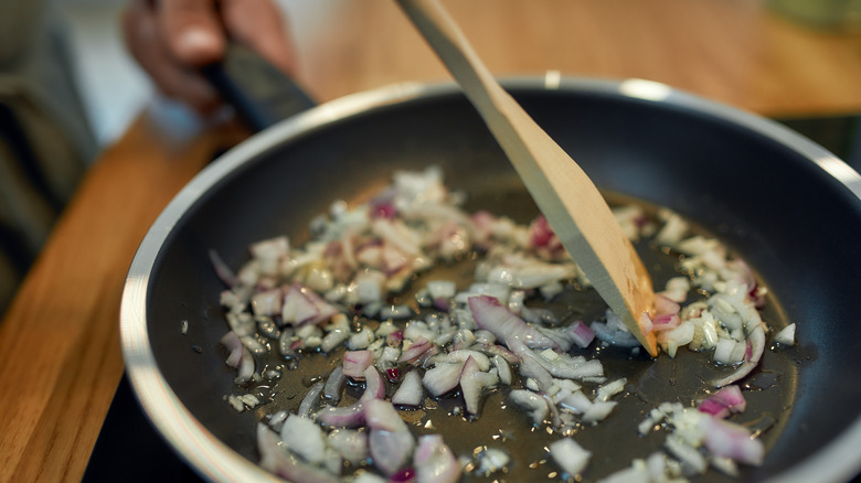 sauteeing red onions in oan