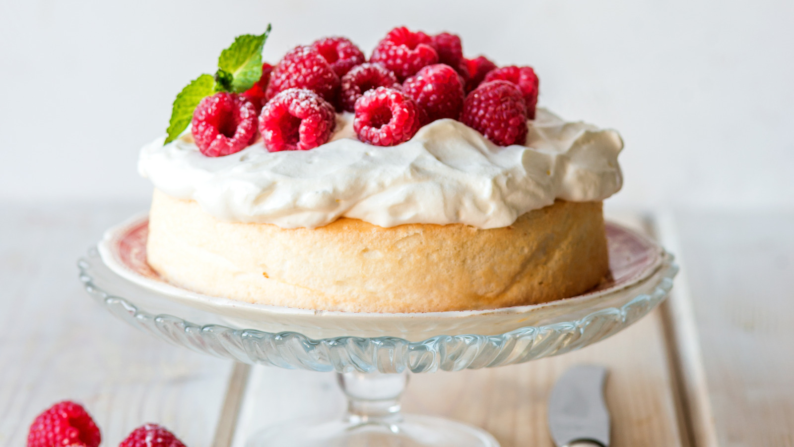 The Retro Angel Food Cake Twist Whipped Cream Lovers Should Know