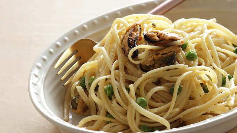 Plate of linguine with canned mussels