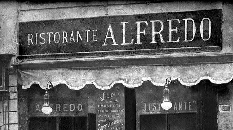 Front of original Ristorante Alfredo