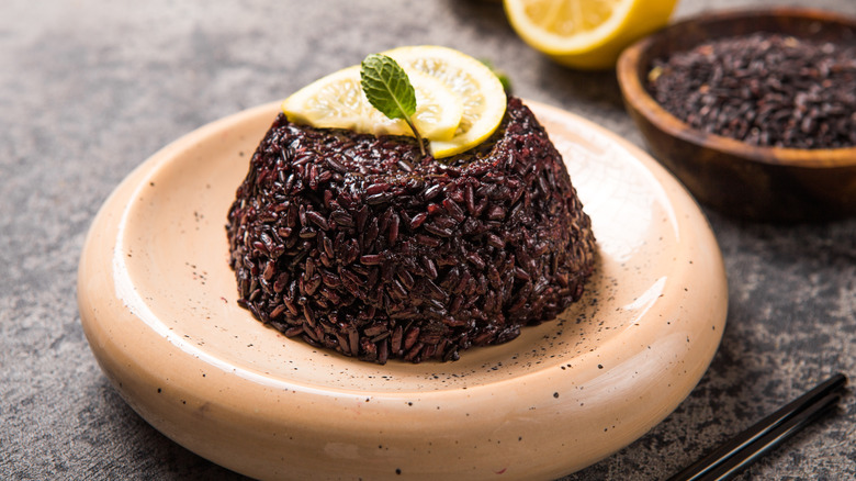 black rice with lemon