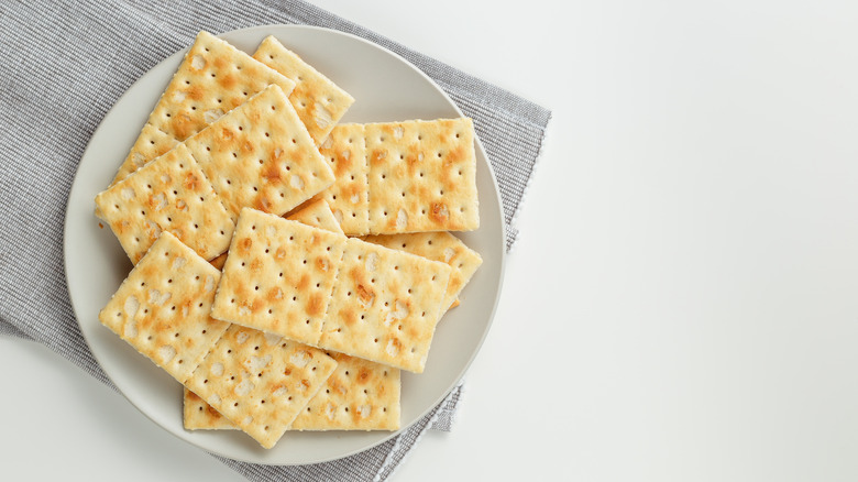 Saltine crackers on a plate 