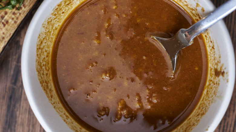 garlic sauce in bowl