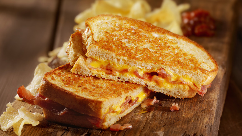 Bacon grilled cheese with chips