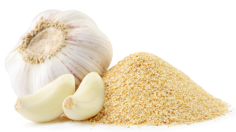 garlic powder and fresh garlic