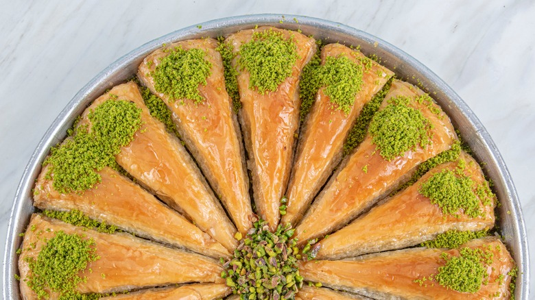 Antep baklava "carrot" cut