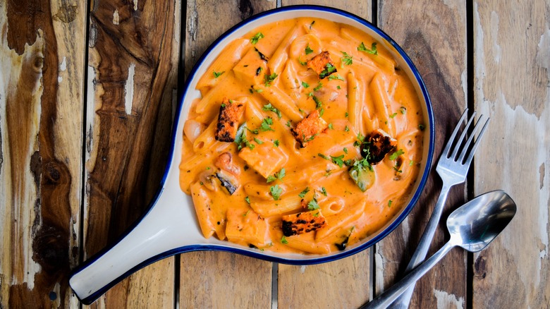 Creamy marinara pasta in a pot