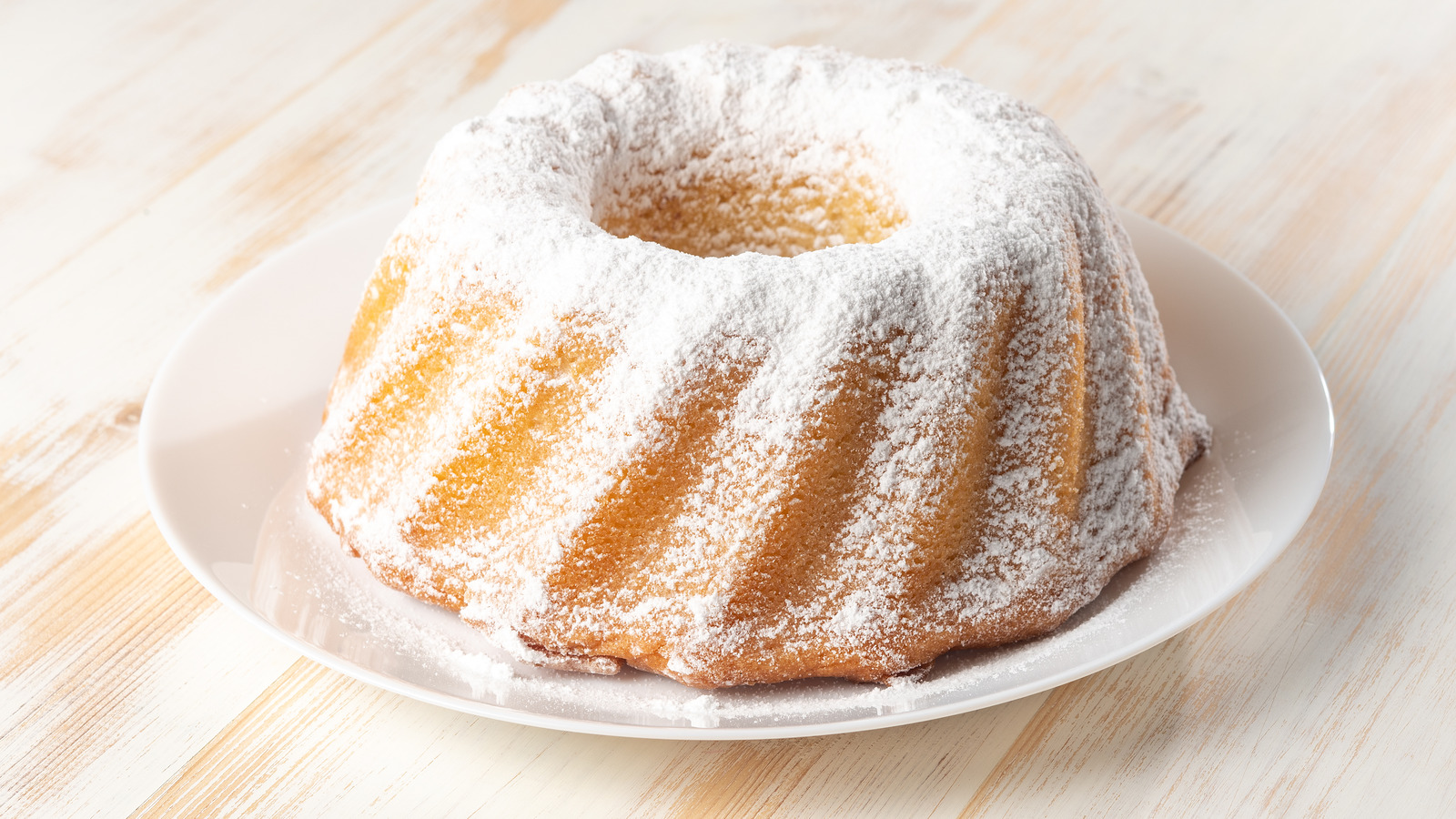 About Preventing Cakes From Getting Stuck in Bundt Cake Pans