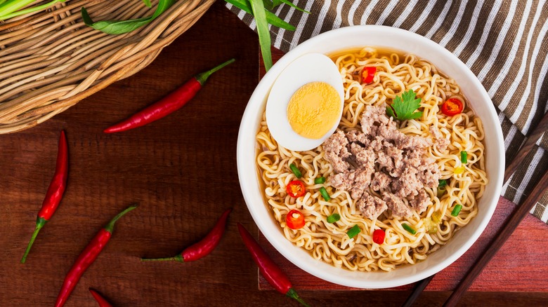 Ramen with pork, an egg, and peppers