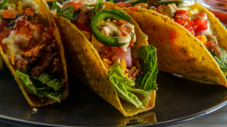 flat-bottomed taco shells