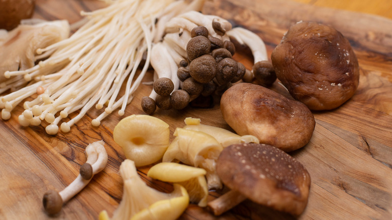 mushrooms on cutting board 