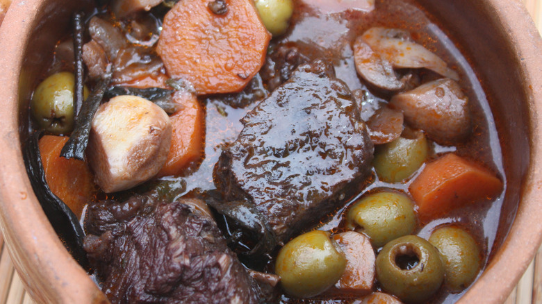 daube stew in pot