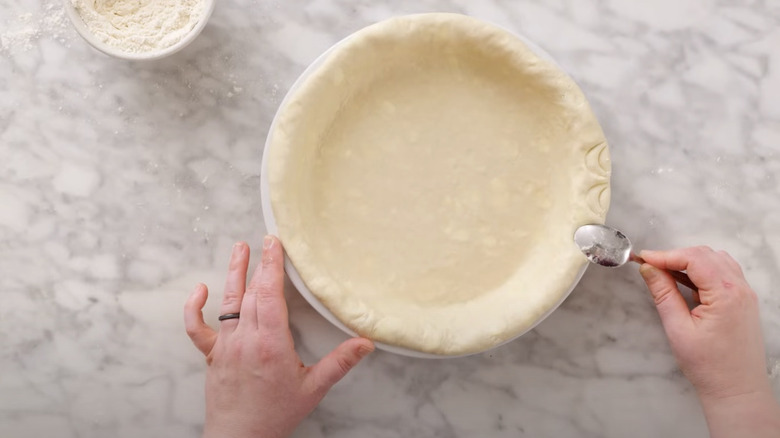 spoon scalloped pie crust