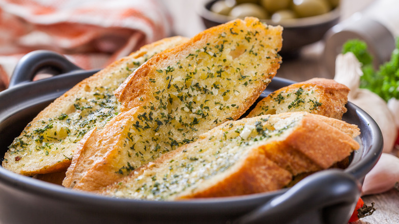 bowl of garlic bread slices