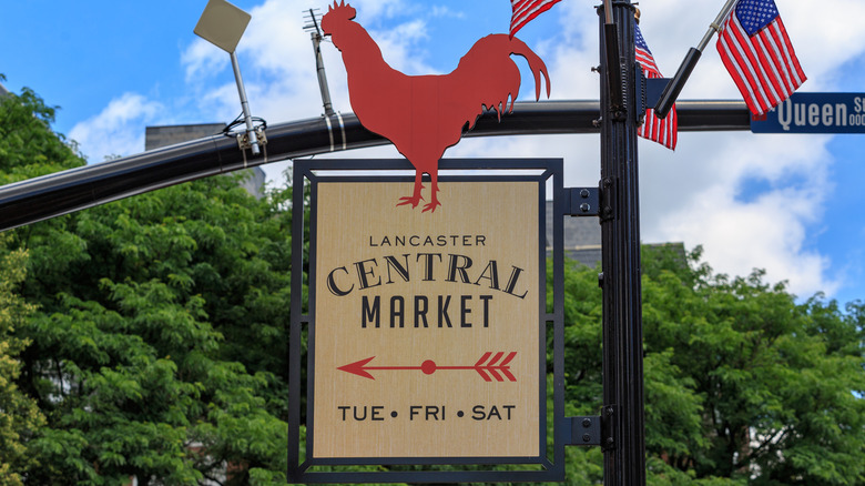 A sign pointing toward the Lancaster Central Market