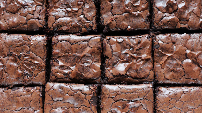 sliced brownies