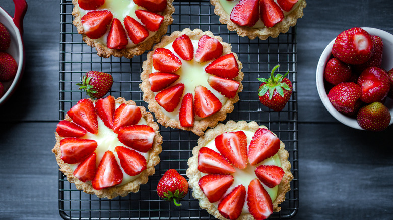 Small strawberry tarts