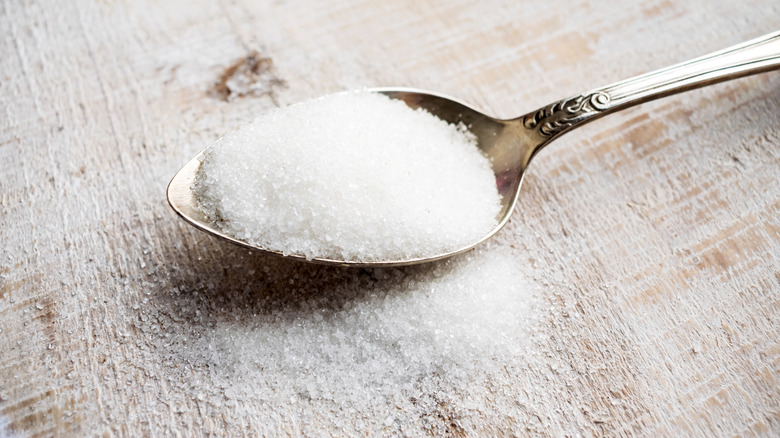 Spoonful of zero-calorie sweetener.