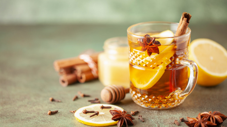 Hot toddy with lemons and spices