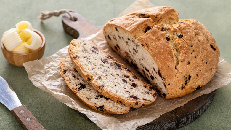 sliced soda bread