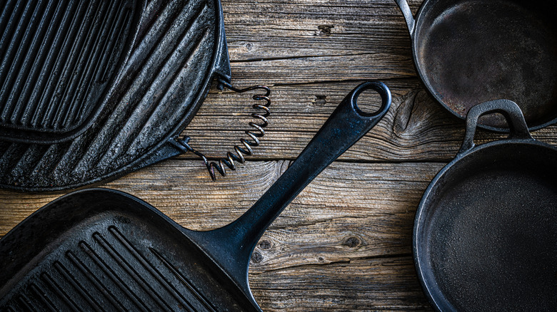 cast iron cookware