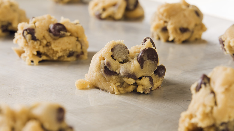 Raw cookie dough on tray 