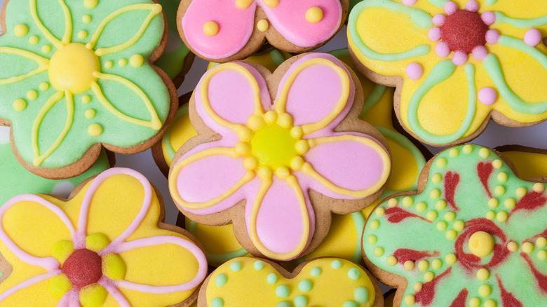 iced flower cookies