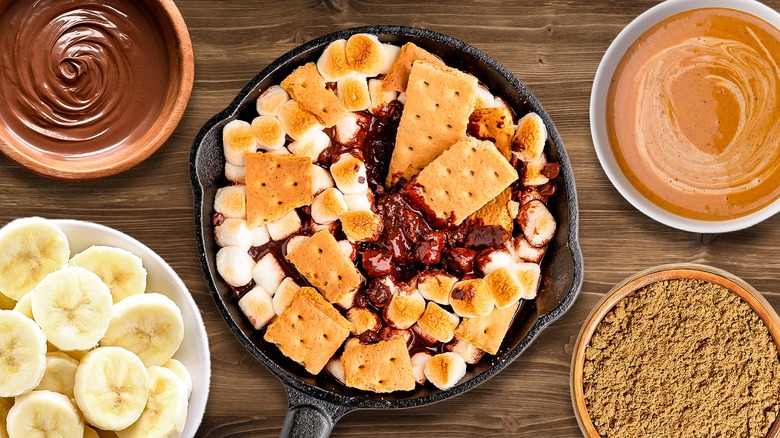 s'mores nachos with toppings