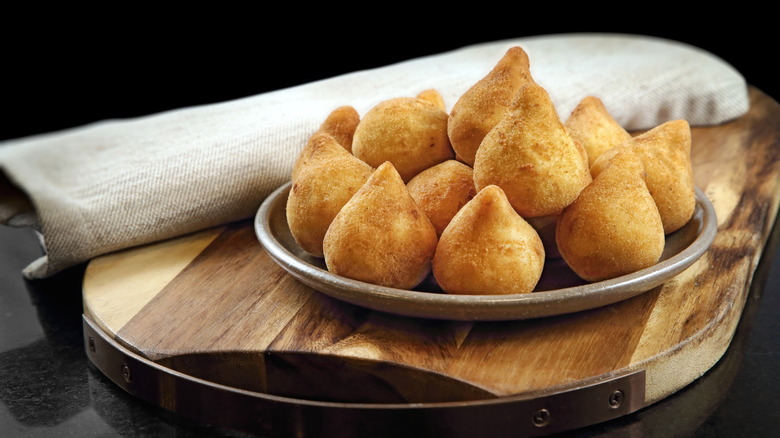 Plate of coxinhas