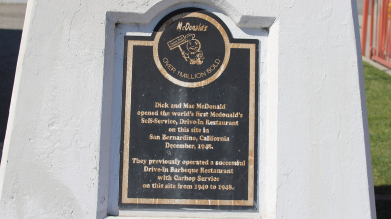 plaque honoring Dick and Mac McDonald in San Bernardino, California