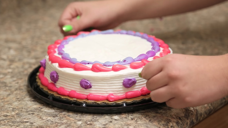 cuttting cake with dental floss