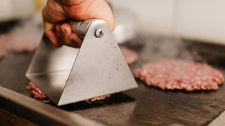 Using a burger press