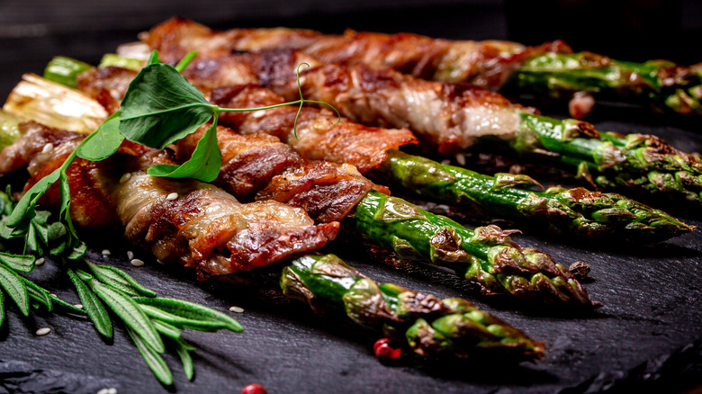 asparagus wrapped in prosciutto then baked