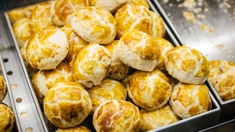 fresh pineapple buns