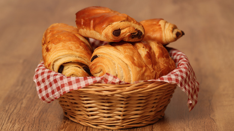 basket of pan chocolat