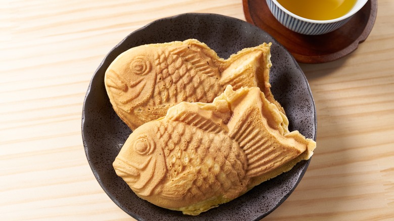 taiyaki on plate