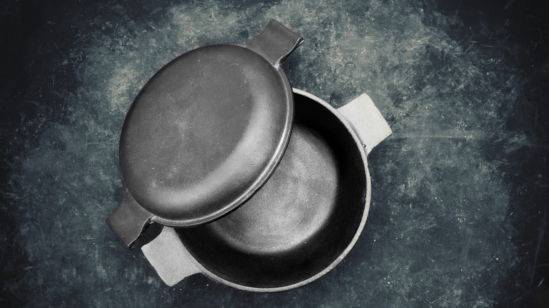 cast iron dutch oven