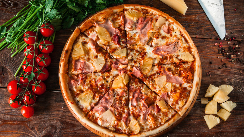 Hawaiian pizza pie