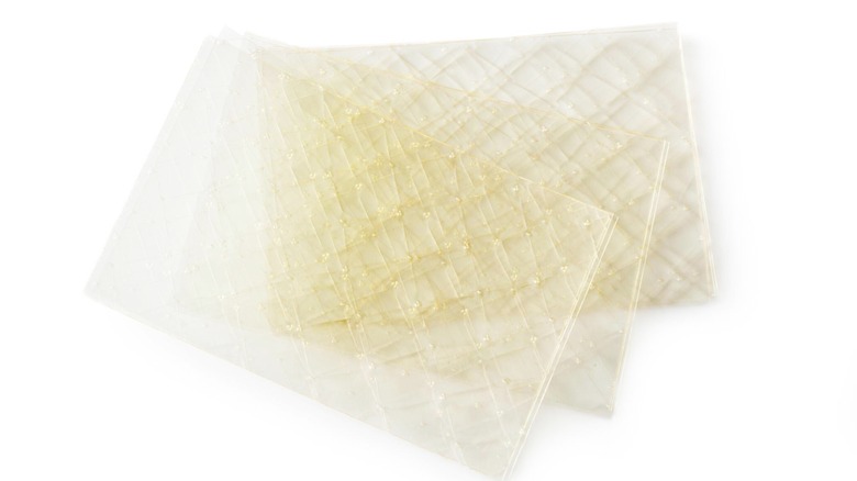 Sheets of gelatin